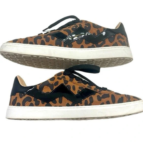 Stuart Weitzman Like New Daryl Sneaker in Leopard Print Size 6.6 - Picture 3 of 8